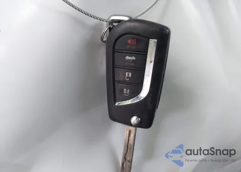 2020 Toyota Corolla Le z USA, uszkodzony, nr VIN JTDEPRAEXLJ110567